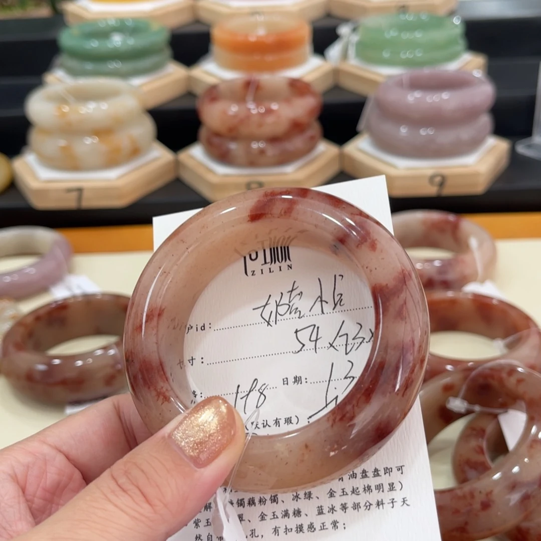 未镶嵌手镯石英质玉奶**兔