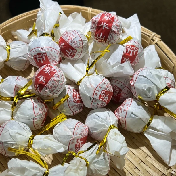 2022年东半山头春红茶龙珠6克（10颗装）