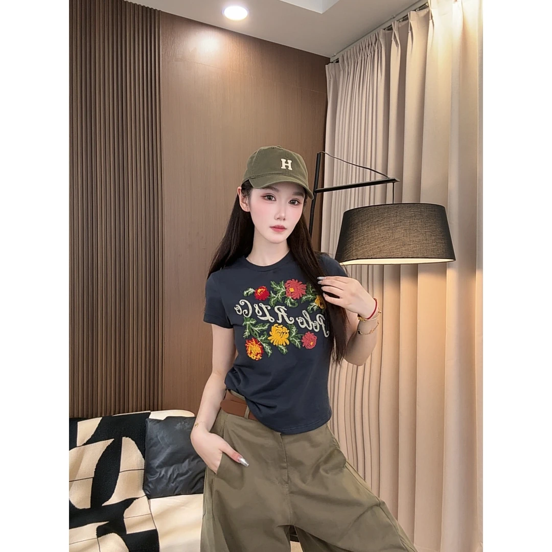 小璇 ·  夏季新款T恤花朵字母减龄韩版小众百搭短袖宽松上衣女154
