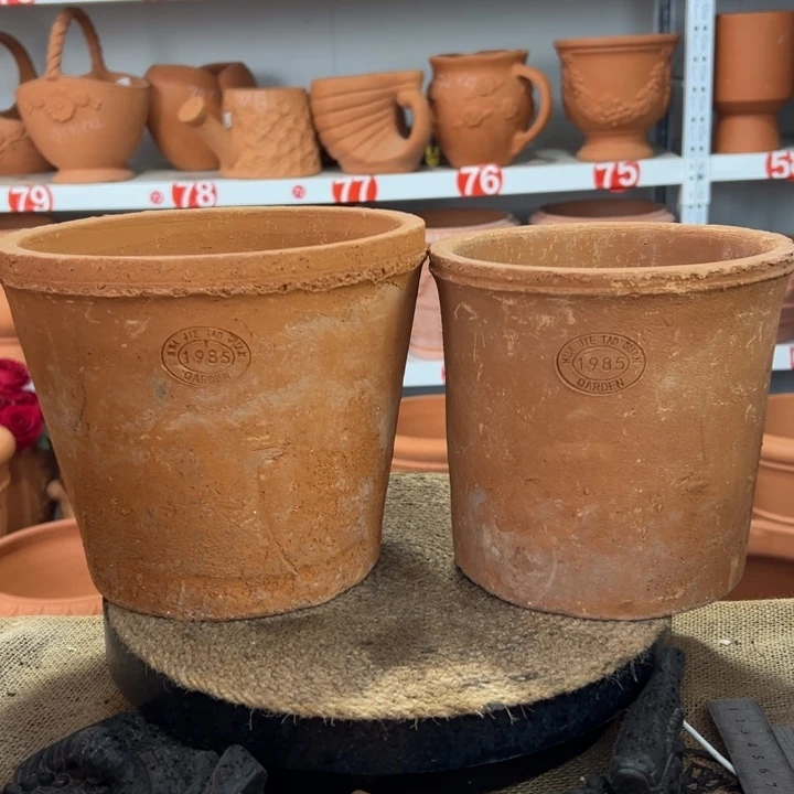 慰***尘21×19/17×17 两个泥瓦盆