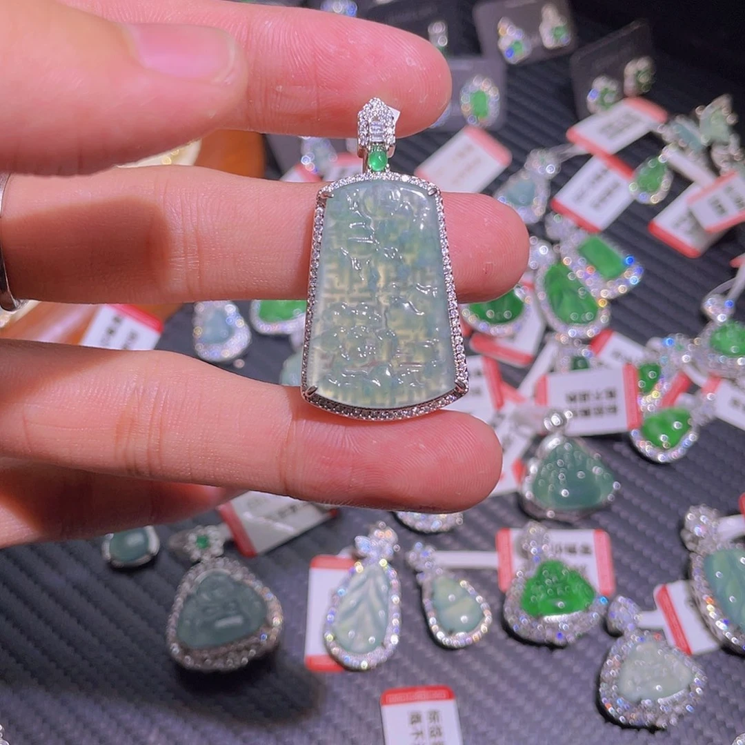 吊坠(不含链)未镶嵌翡翠