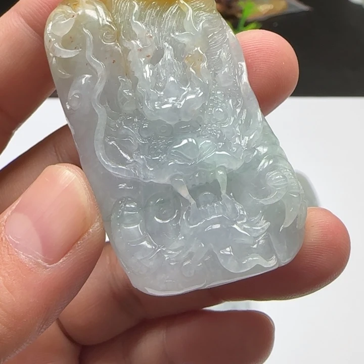 颈饰未镶嵌翡翠龙牌