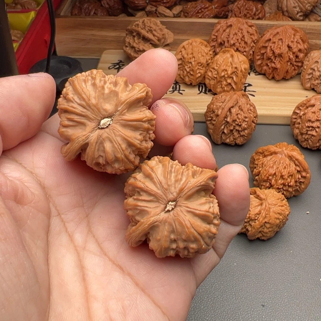 周***哦把件文玩核桃球白