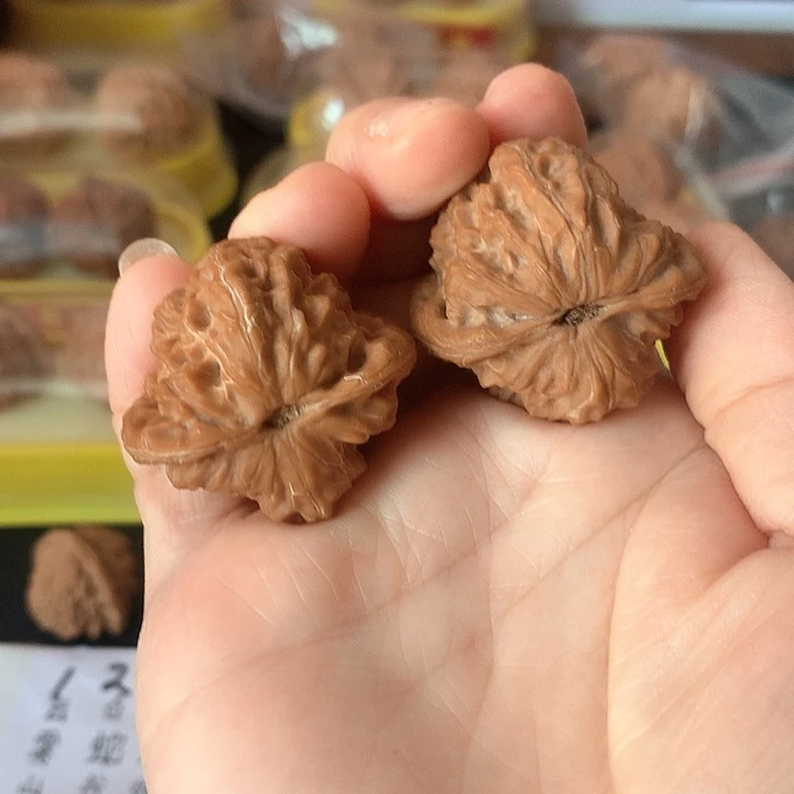 文玩核桃吊坠白蛇骨36尺的