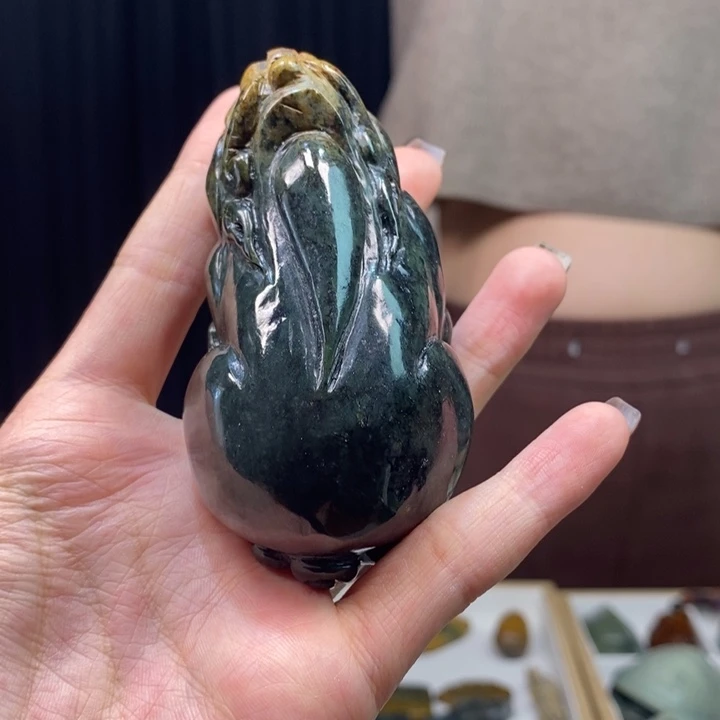 岫岩河磨玉（透闪石质玉）颈饰未镶嵌