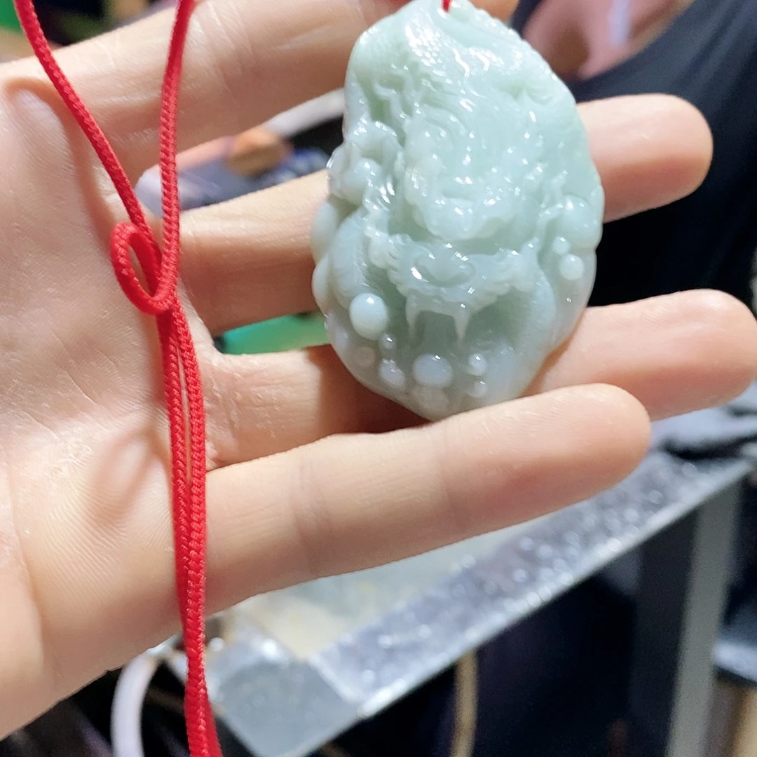翡翠裸石翡翠龙牌