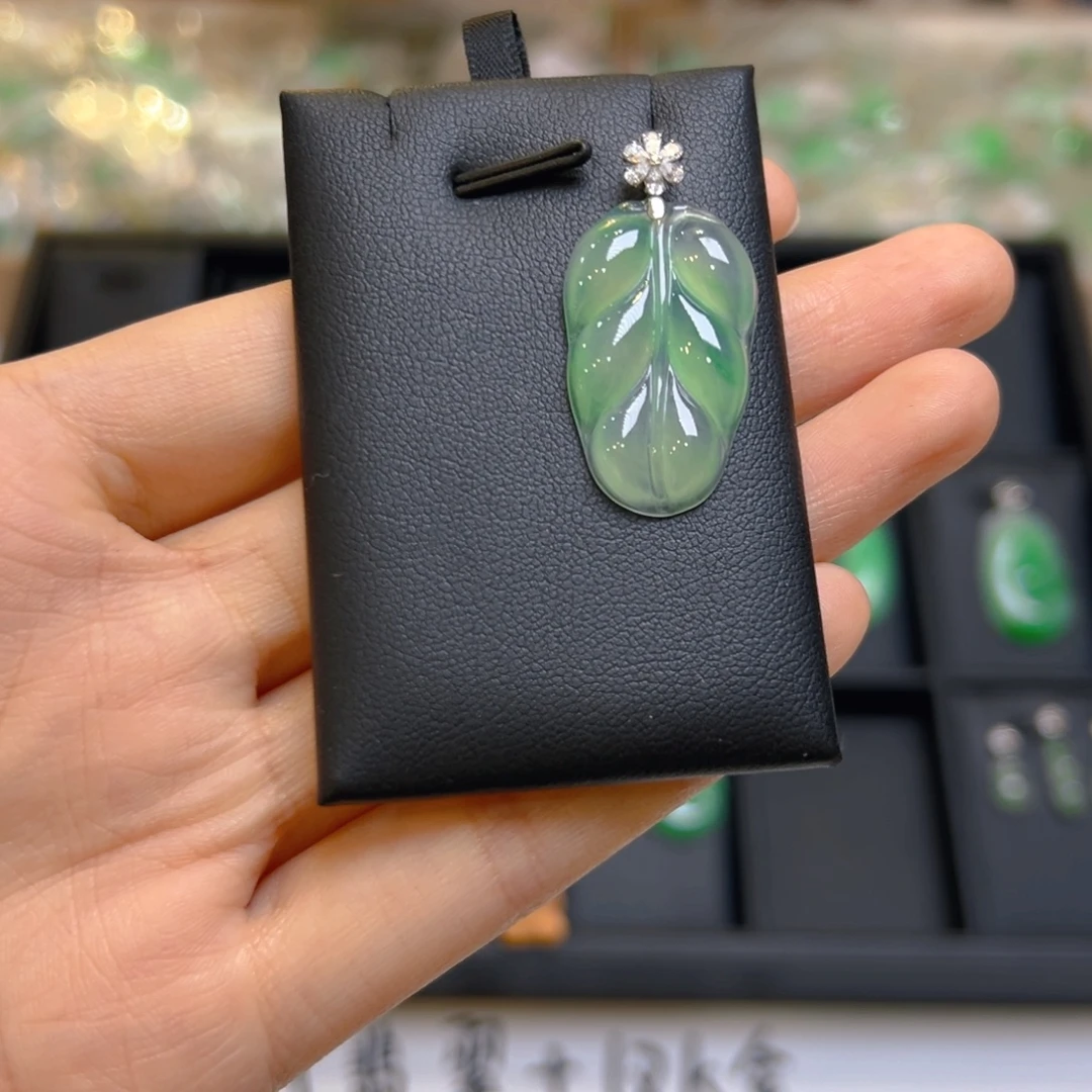 吊坠(不含链)18K金镶嵌翡翠