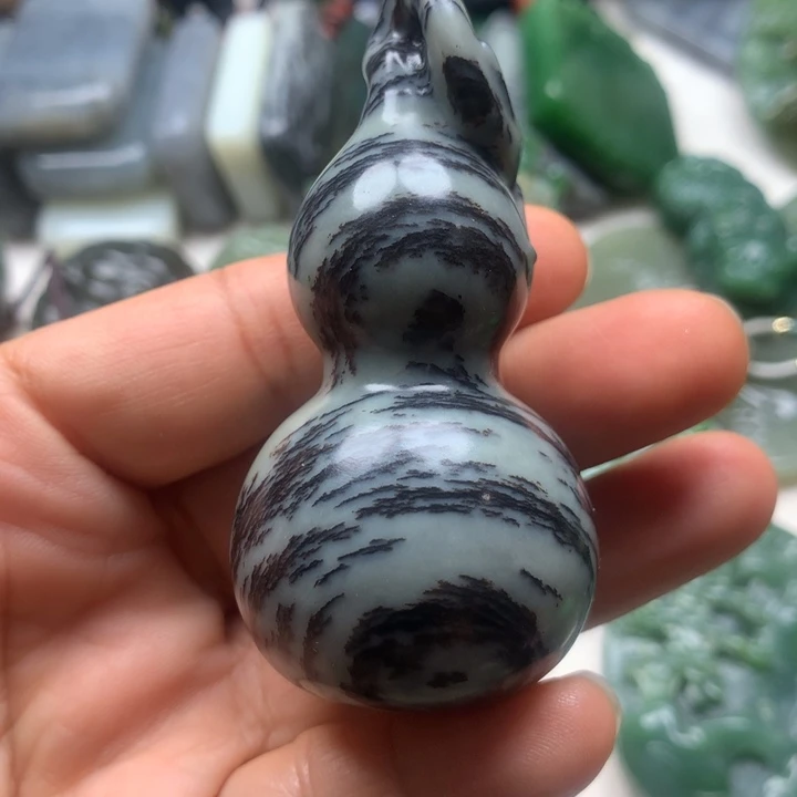 越***好和田玉未镶嵌颈饰