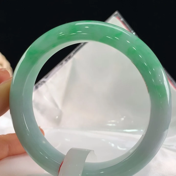 翡翠手镯未镶嵌111-0245