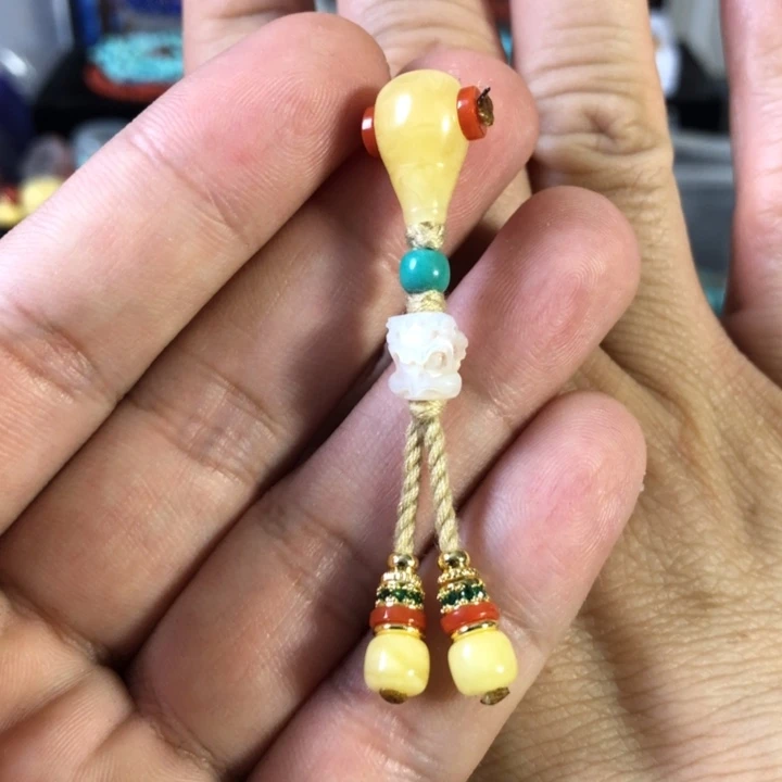 蜜蜡珠宝奇石未镶嵌