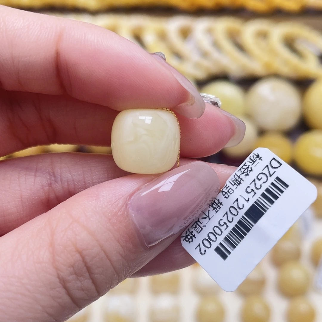 琥珀未镶嵌裸石13*12mm老型