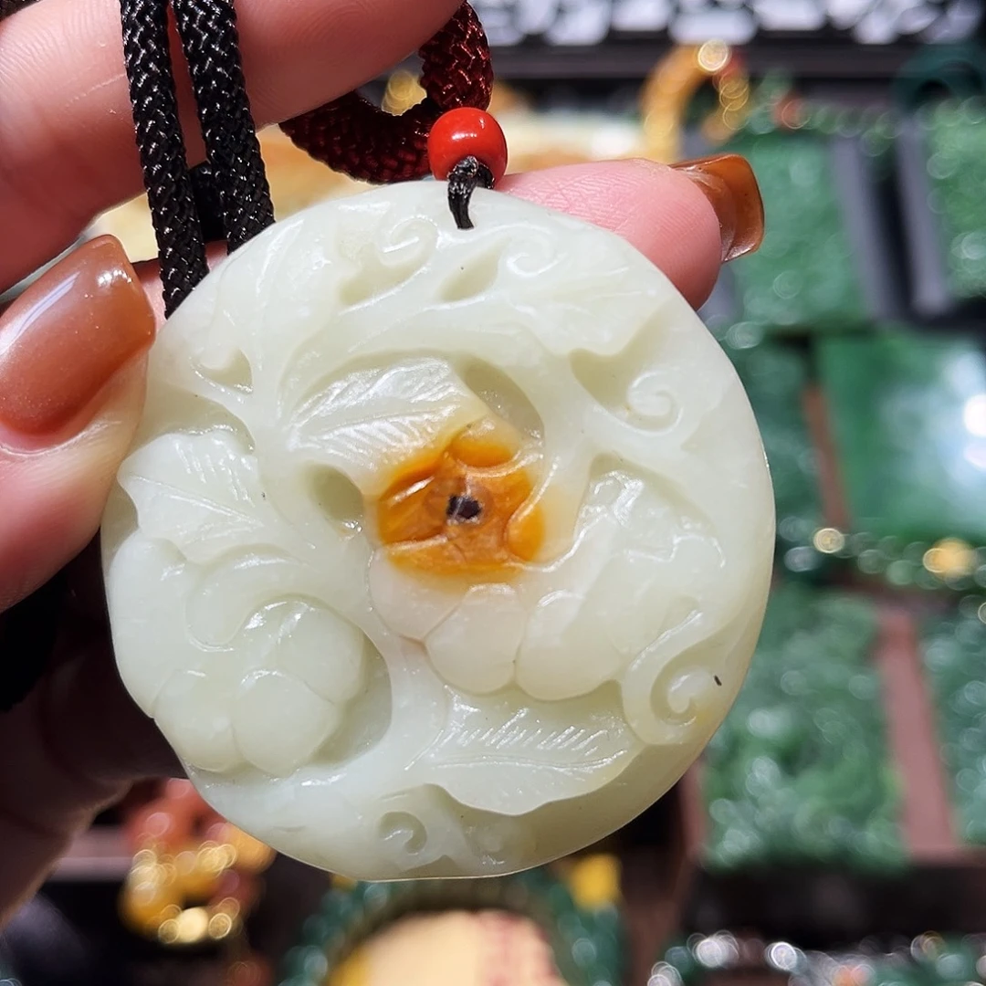 未镶嵌蛇纹石玉吊坠