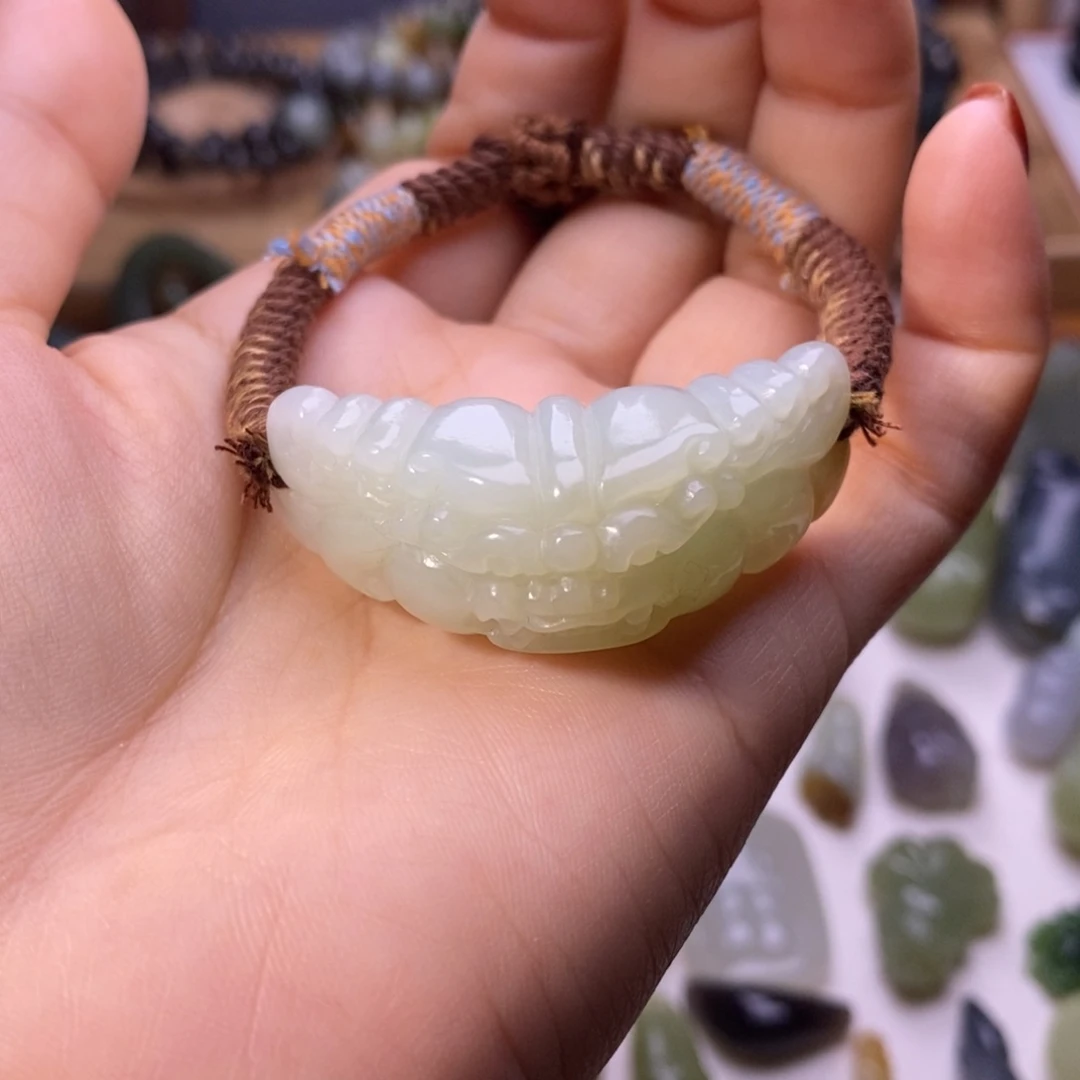 颈饰未镶嵌和田玉