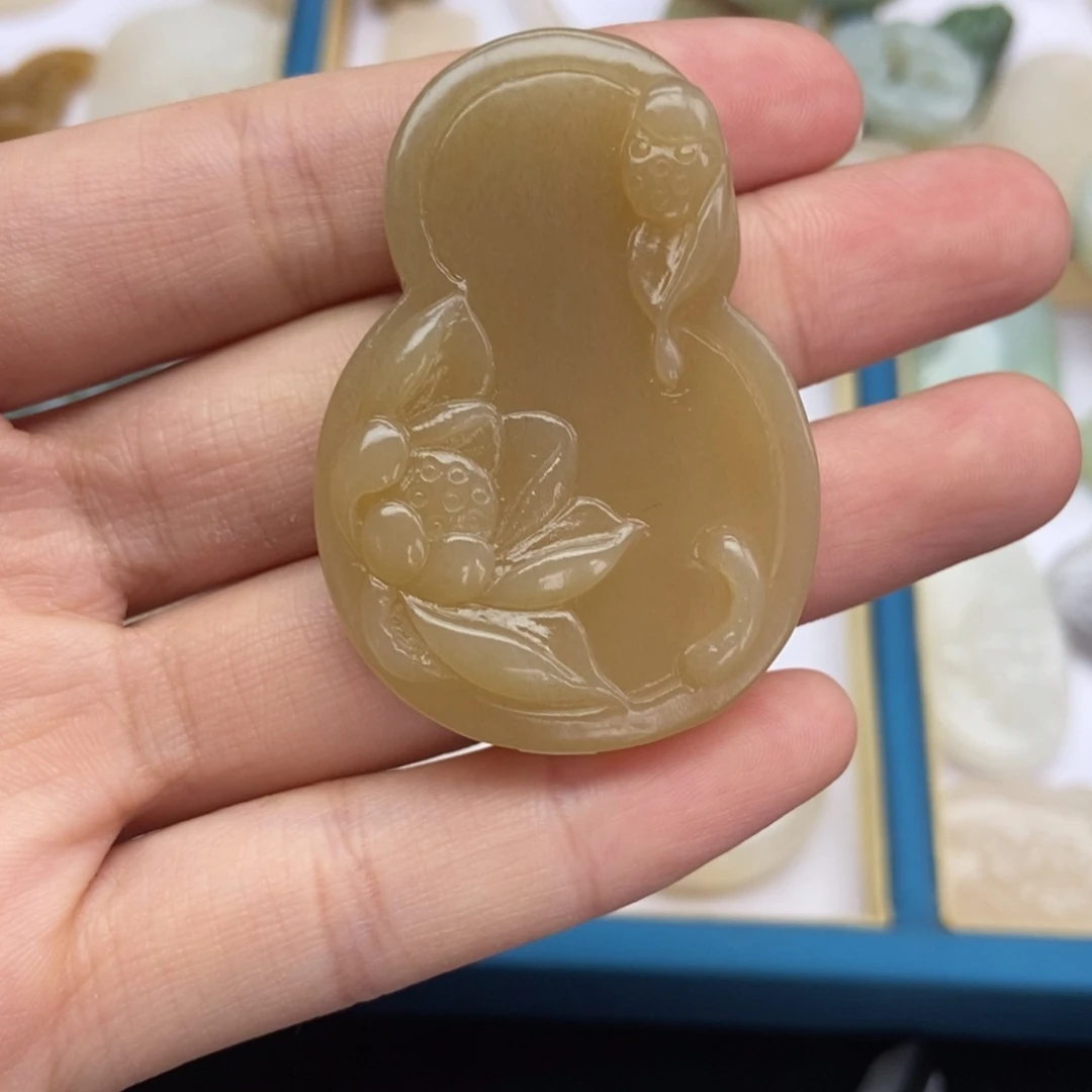 和田玉吊坠未镶嵌