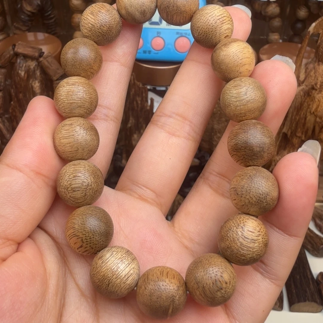 沉香碎屑沉香菩萨 1.28/9.98 克