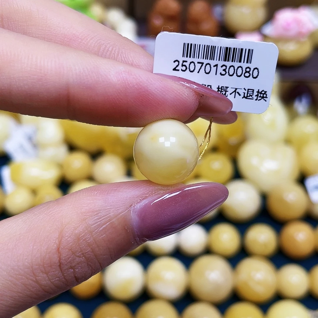 未镶嵌蜜蜡裸石13.5mm瑕疵