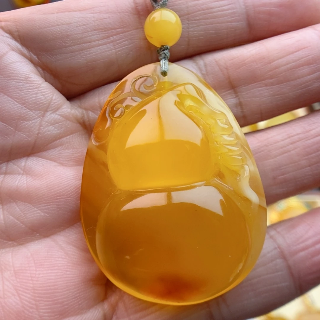 琥珀颈饰未镶嵌葫芦