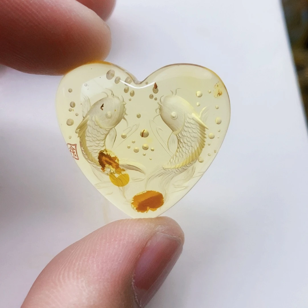【闪购商品】未镶嵌颈饰金珀琥珀阴雕