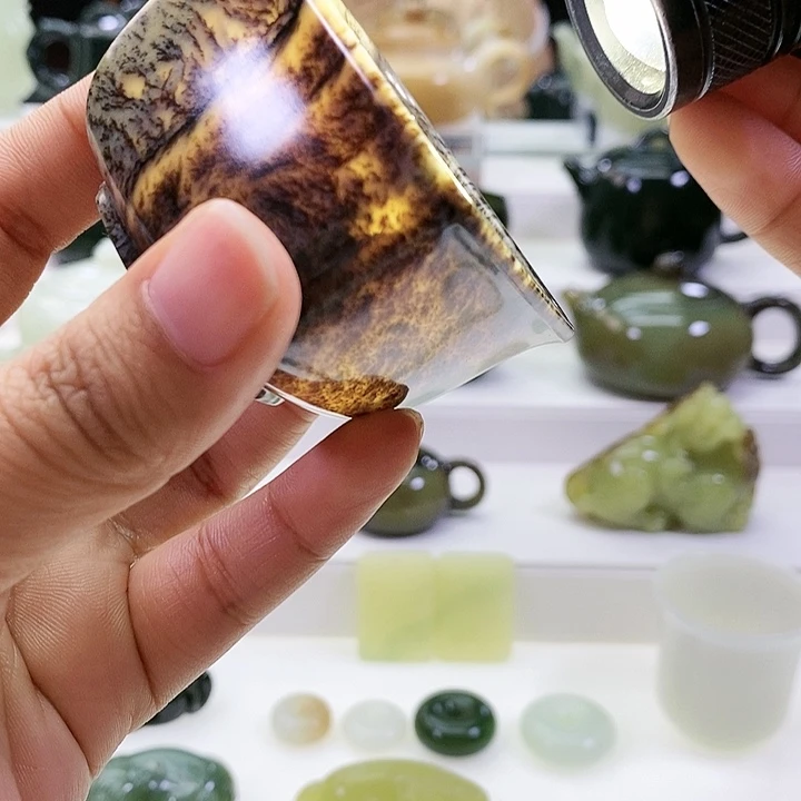 未镶嵌和田玉挂件杯子