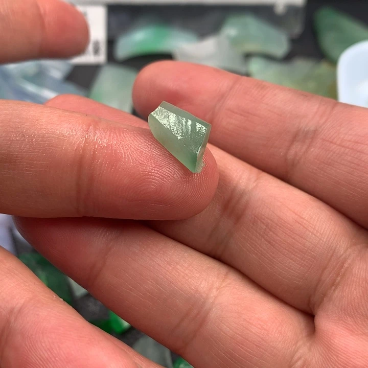 定制翡翠未镶嵌材料定制