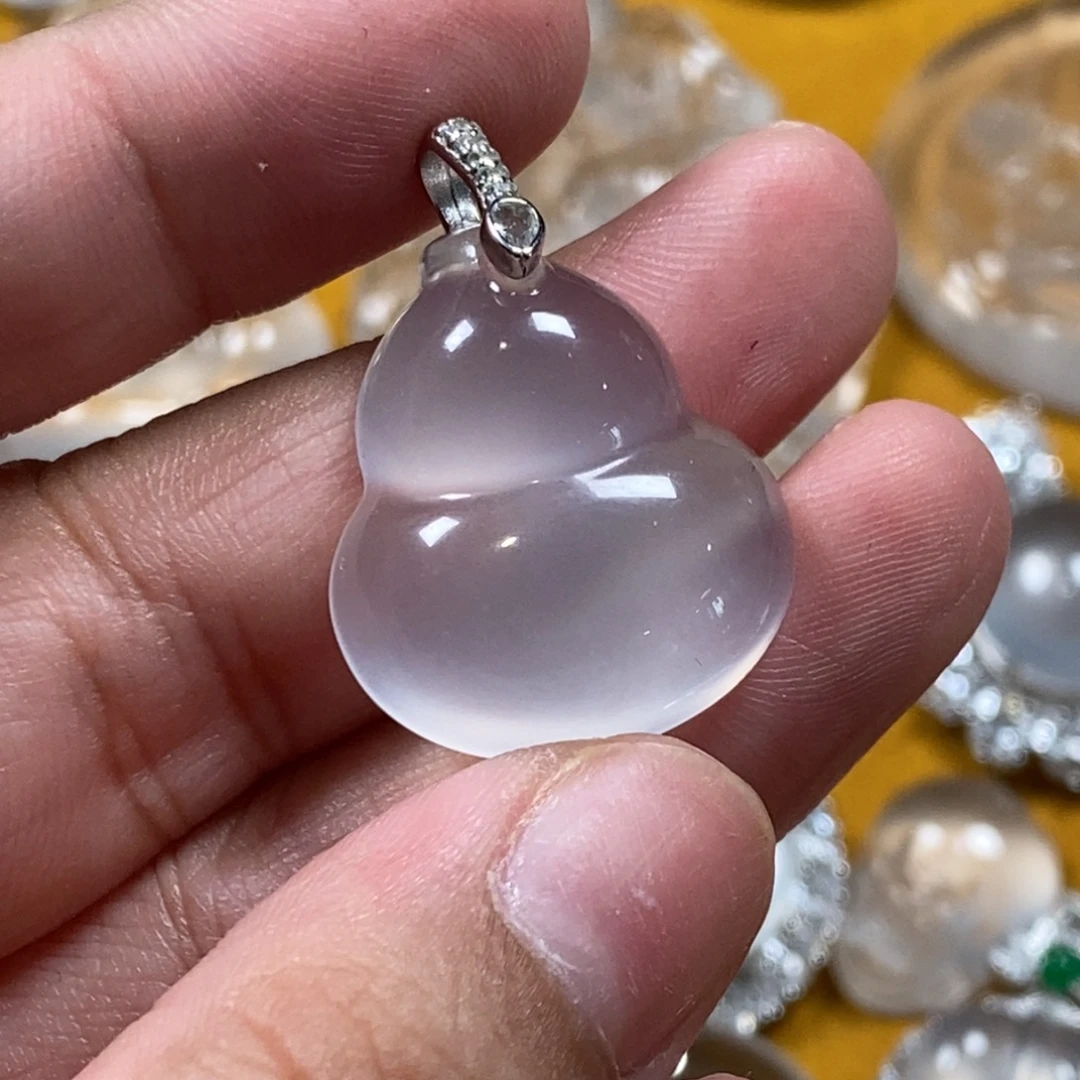 H***…颈饰银S925镶嵌石英质玉葫芦