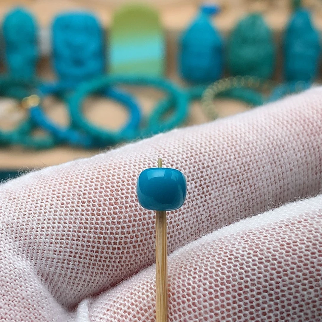 绿松石未镶嵌珠宝奇石