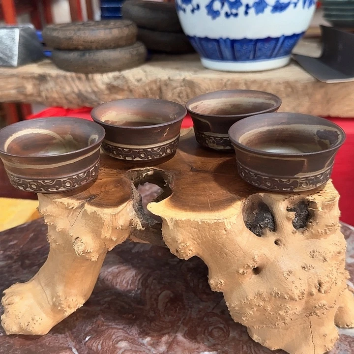 主人杯一个，瓷。。品茗瓷