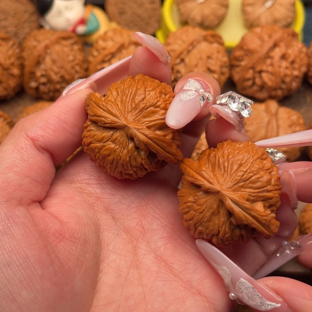 *****文玩核桃把件全品球白38