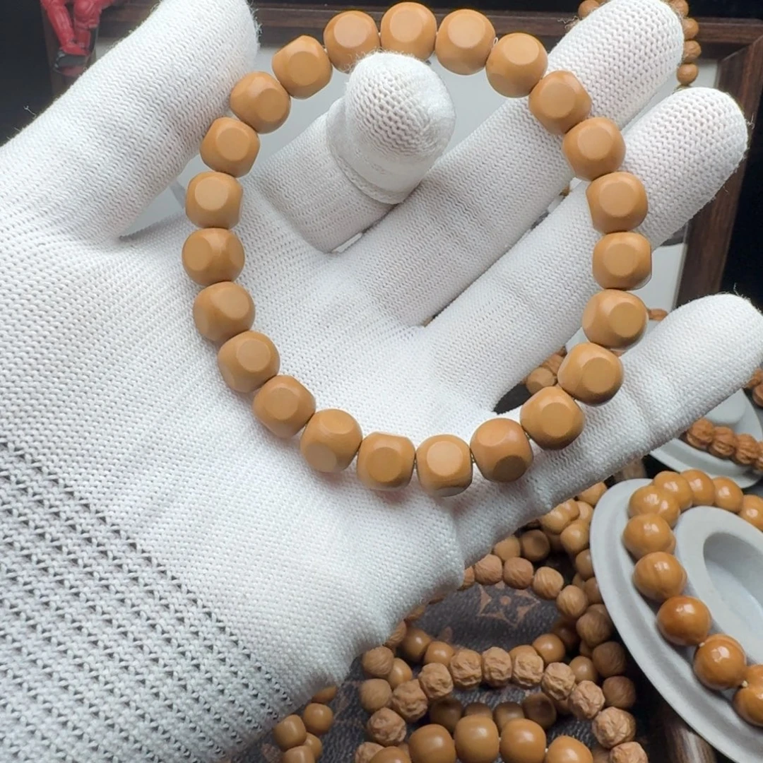 铭****猴头核桃吊坠亚光六方