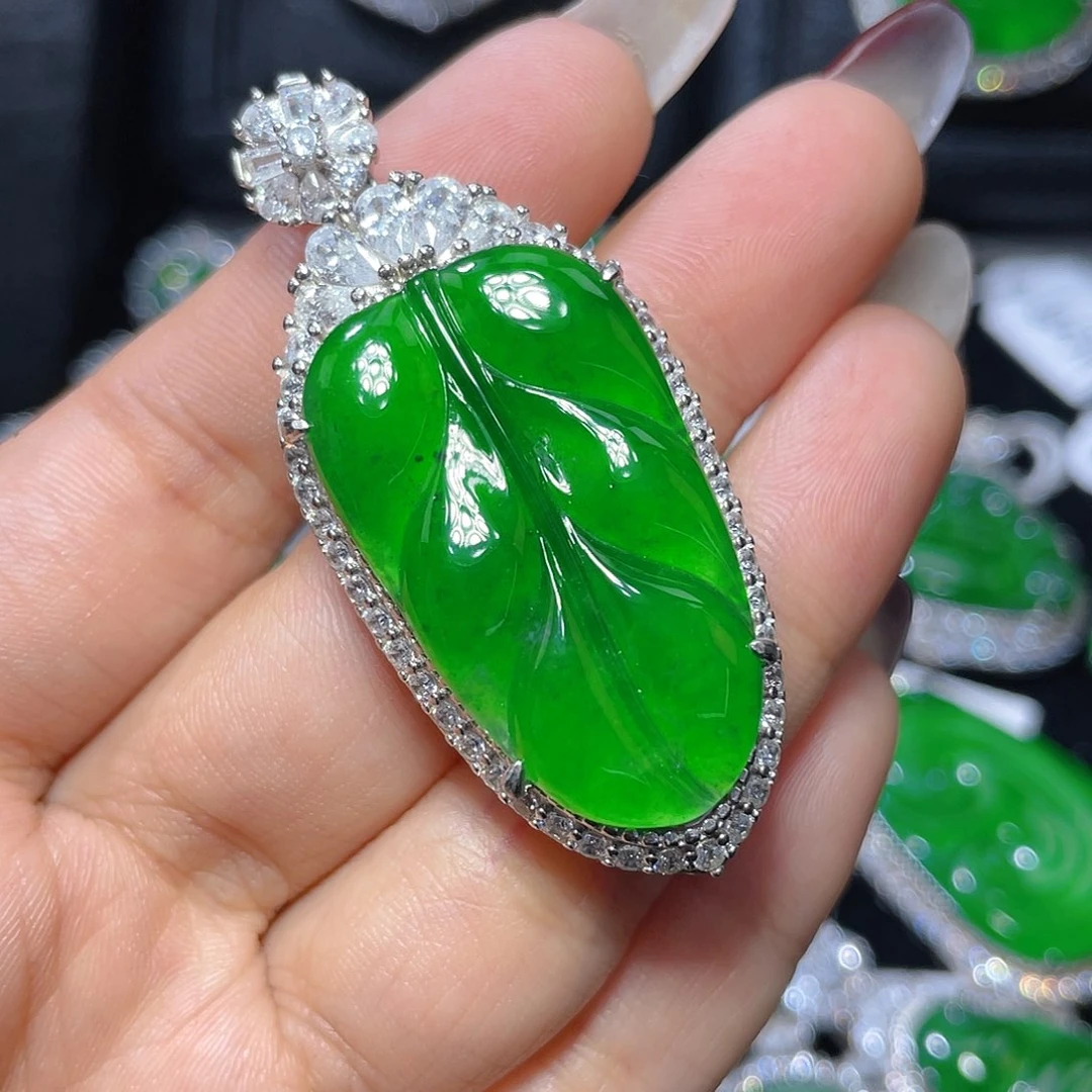 翡翠颈饰银S925镶嵌翡翠