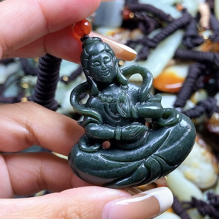 和田玉颈饰未镶嵌