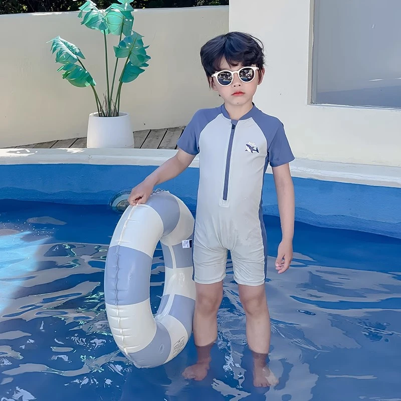 儿童连体短袖泳衣男童2025夏季爆款卡通鲨鱼中小童海边玩水游泳衣