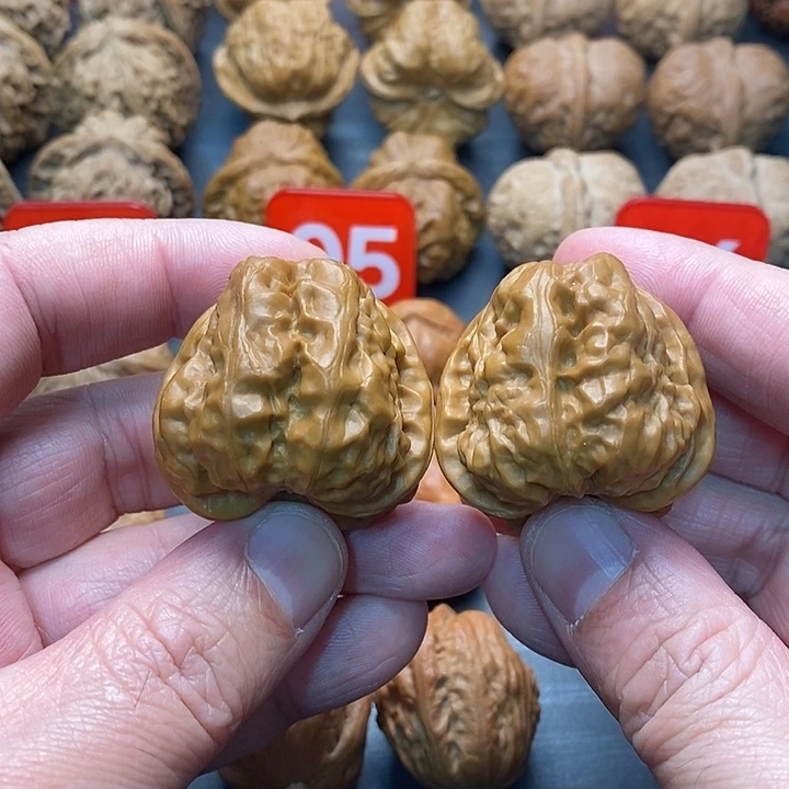 把件文玩核桃三角蹬腿 金蟾 蛤蟆头 原皮原色 没有做过修整 精品