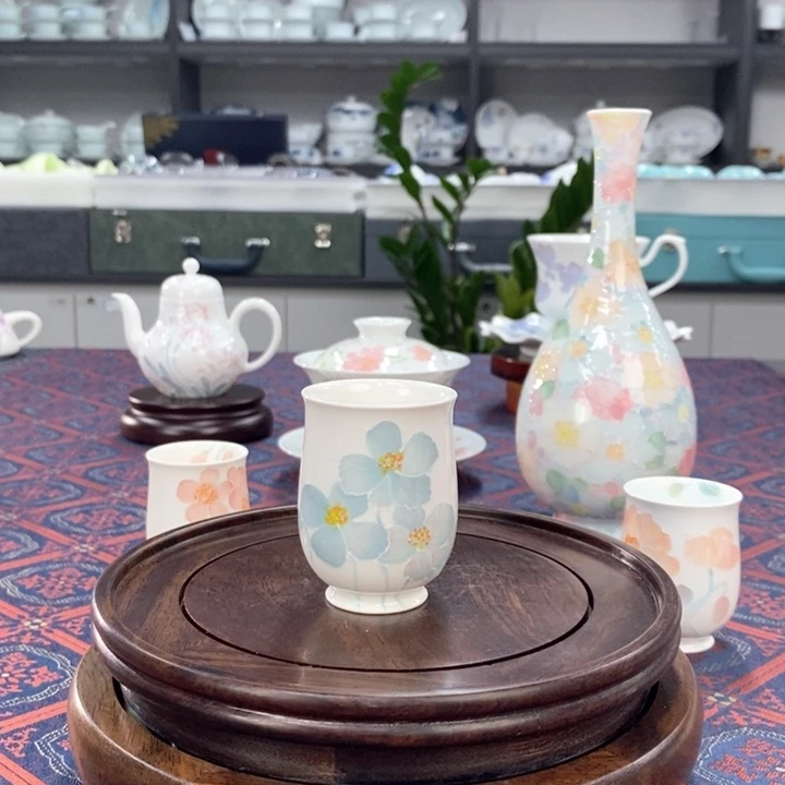 绿绒蒿釉下品茗杯