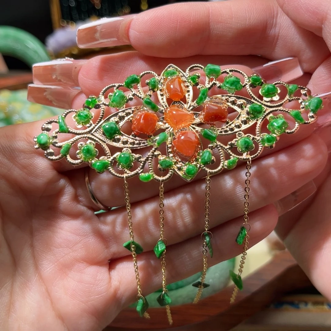 翡翠未镶嵌颈饰待编织