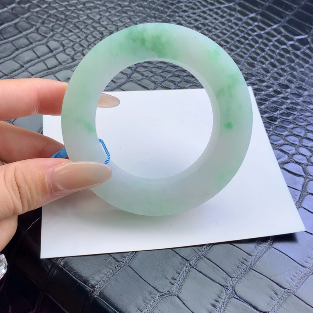 定制翡翠未镶嵌手镯