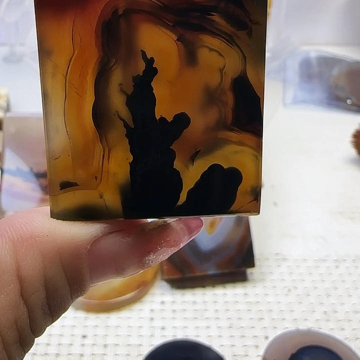 玛瑙/玉髓未镶嵌珠宝奇石