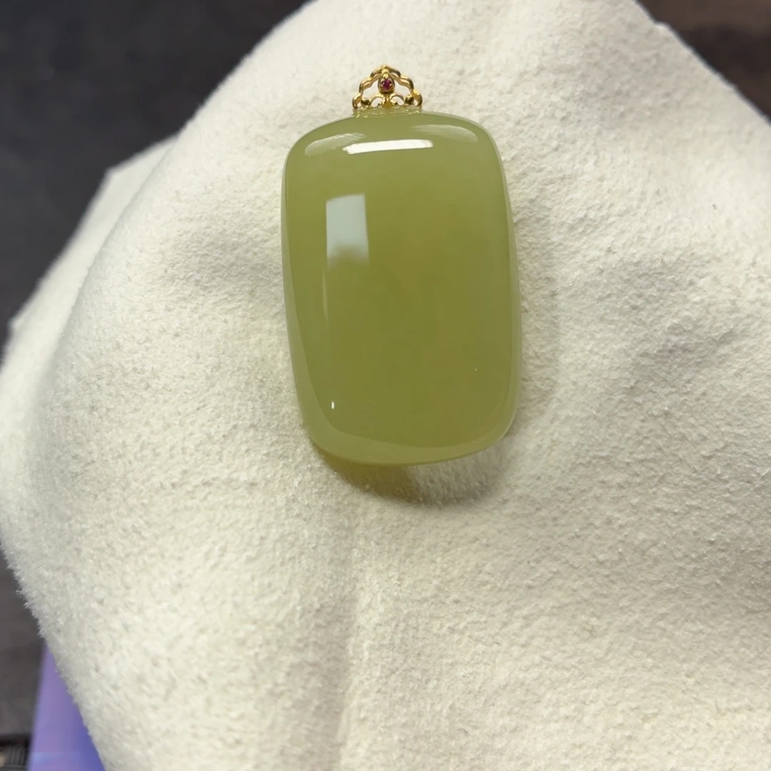 和田玉18K金镶嵌颈饰