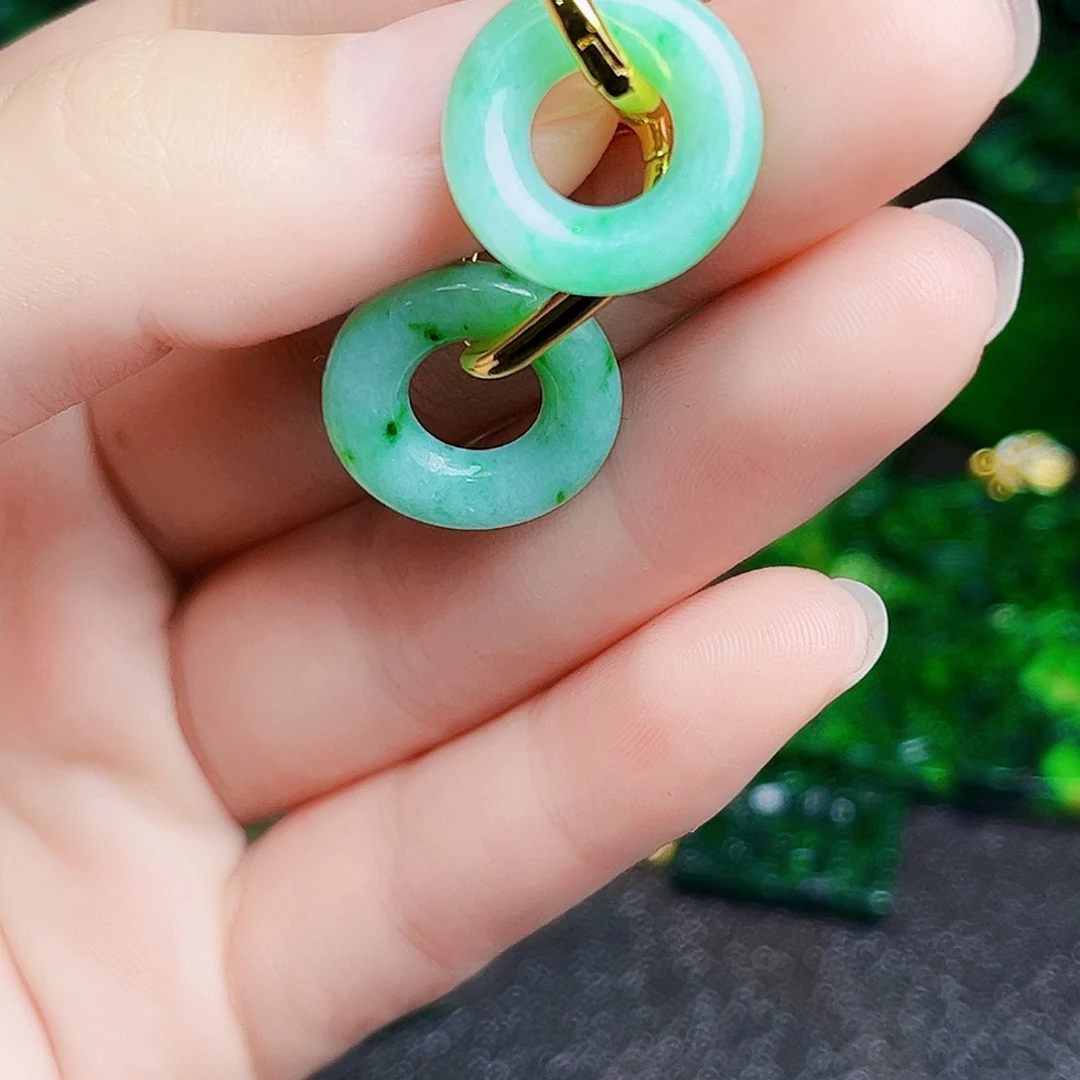 颈饰未镶嵌翡翠多样性