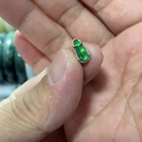 翡翠银S925镶嵌颈饰嘎嘎好