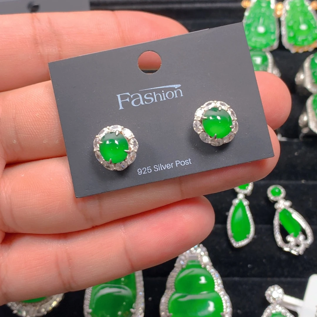 翡翠银S925镶嵌颈饰y****n蛋面