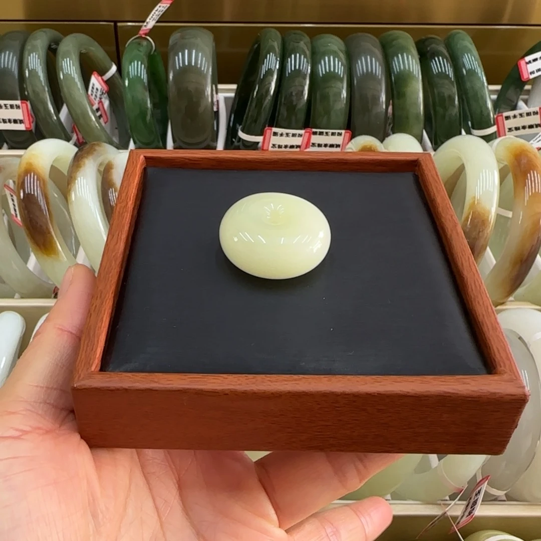 吊坠(赠链)未镶嵌和田玉