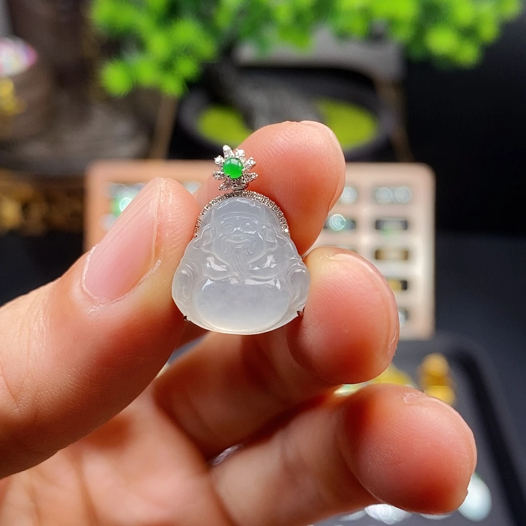 翡翠18K金镶嵌颈饰财神