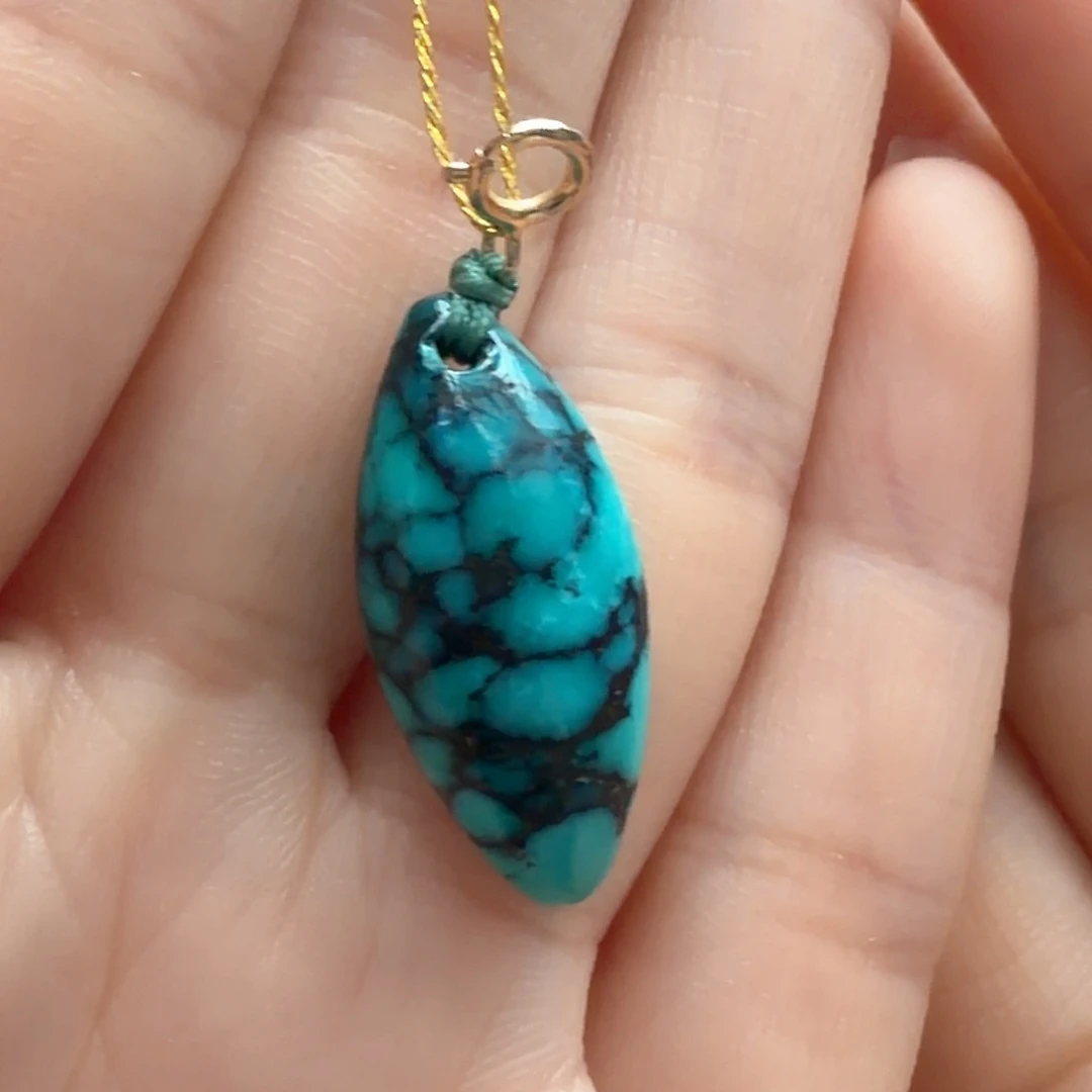 绿松石未镶嵌颈饰