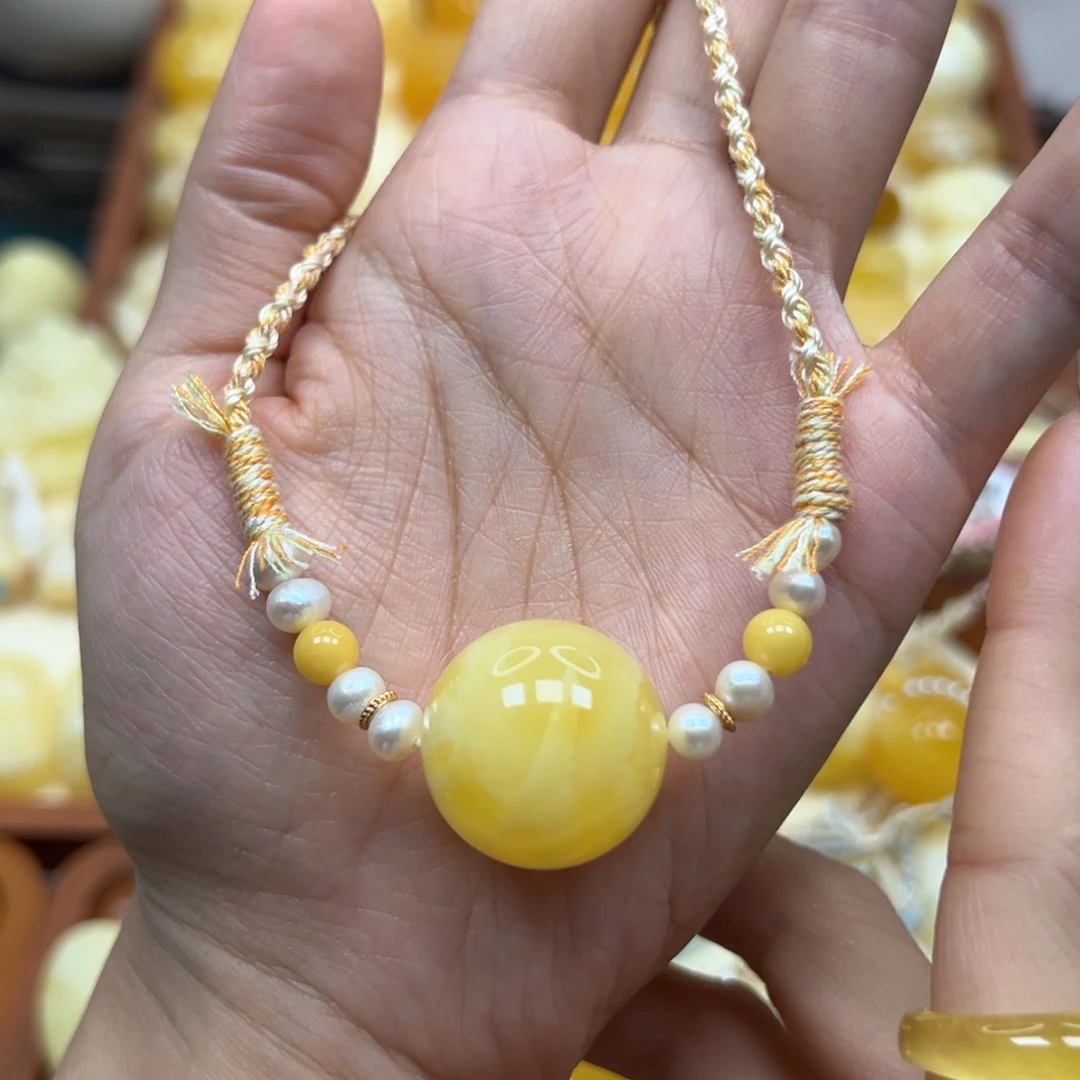 未镶嵌颈饰琥珀蜜蜡