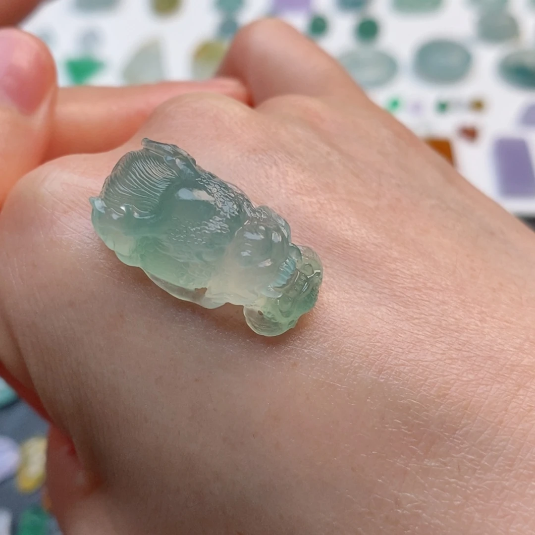 定制翡翠未镶嵌龙头