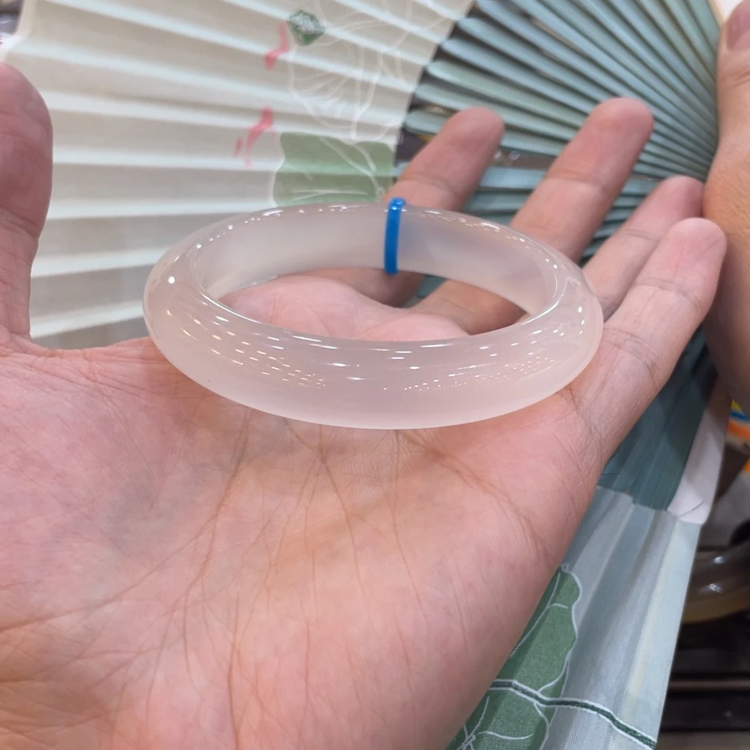 玛瑙/玉髓手镯未镶嵌左*吧