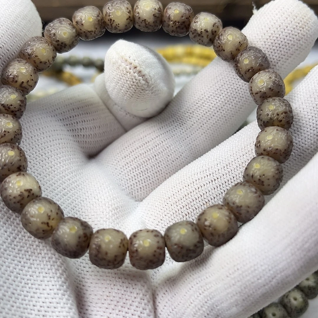 柿***猫星月菩提吊坠水波纹大眼睛满透糯冰