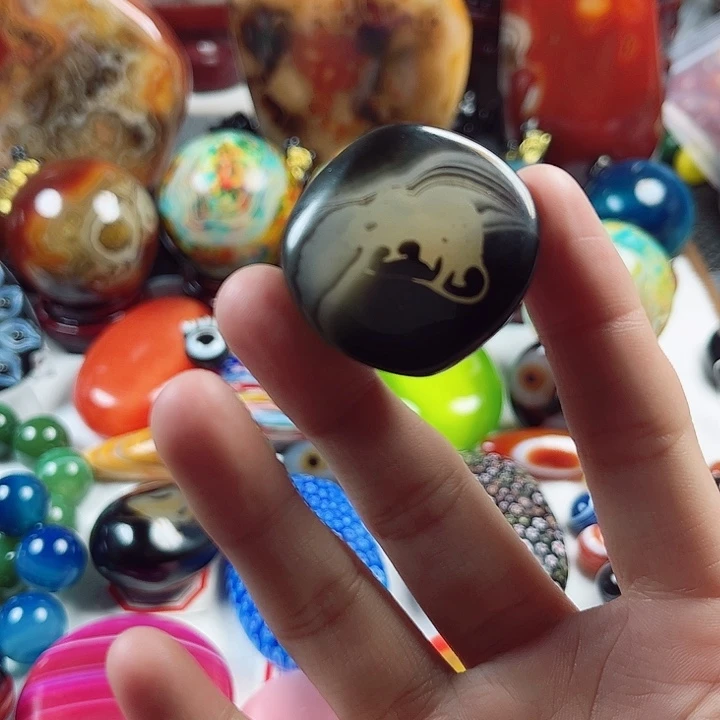 玛瑙/玉髓未镶嵌珠宝奇石