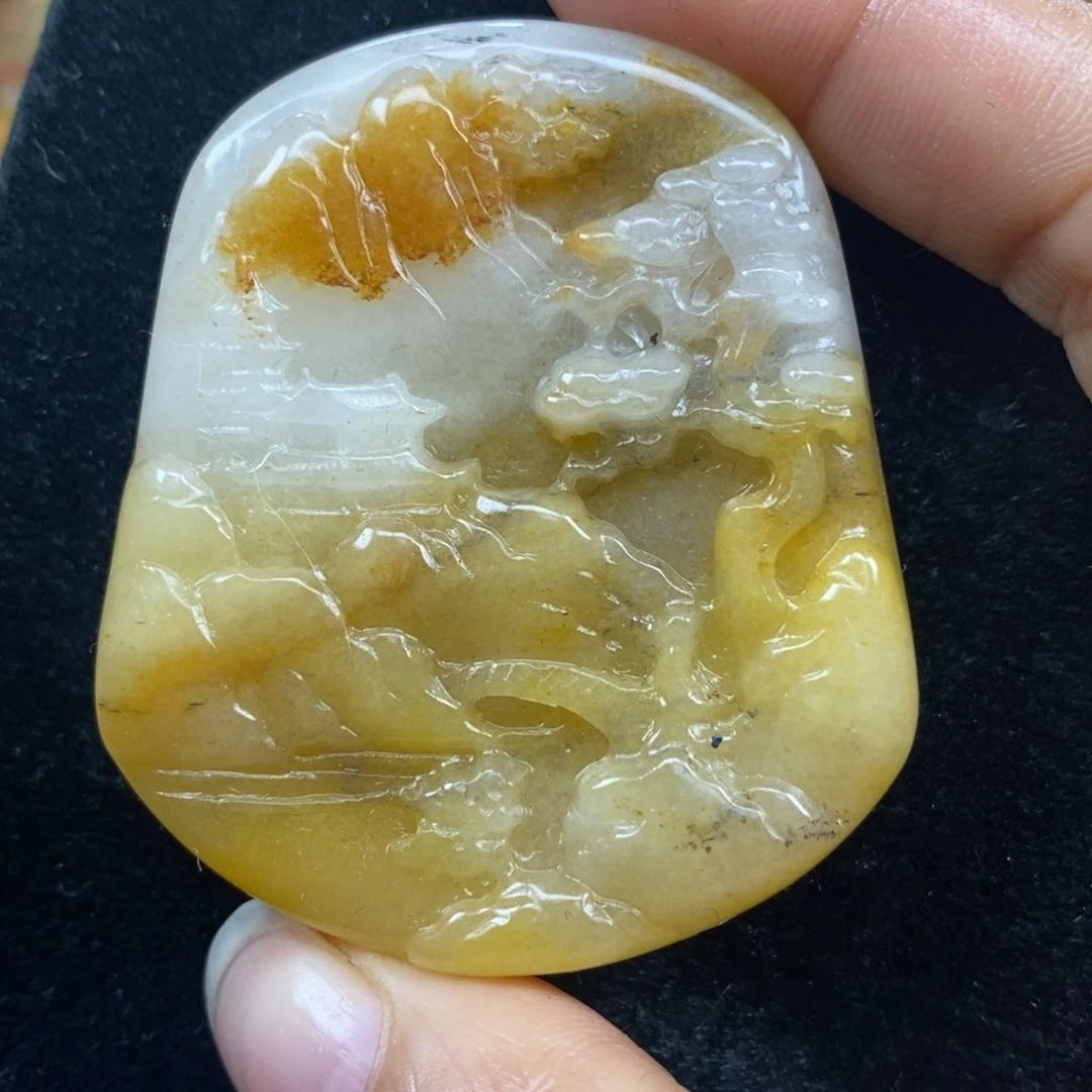 未镶嵌石英质玉（黄龙玉）颈饰